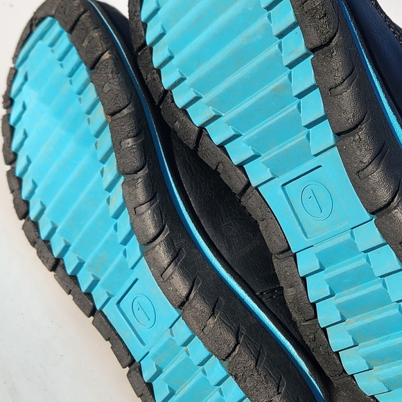 Kids Zip Up Fuzzy Snow Boot - Size 1 - Picture 11 of 13